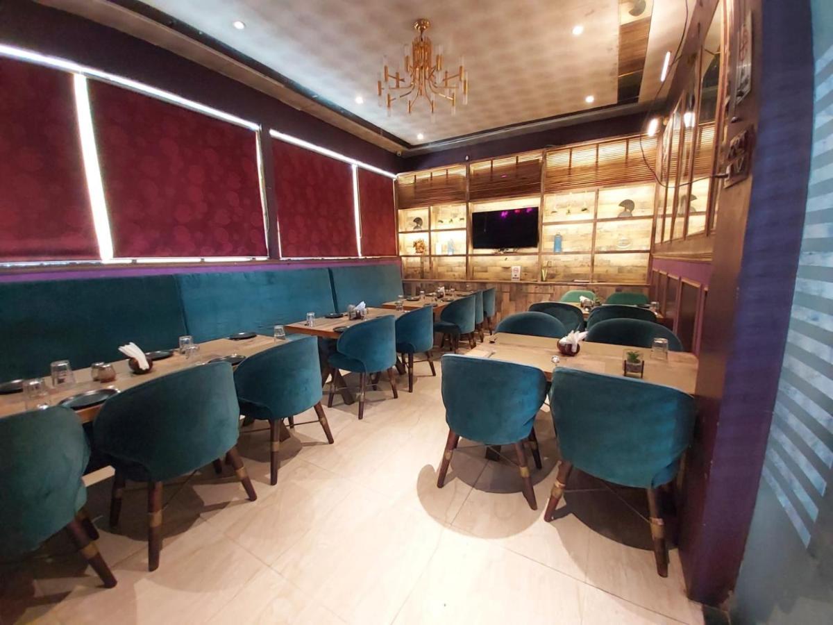 Hotel Ss Grandeur Лакнау Екстериор снимка